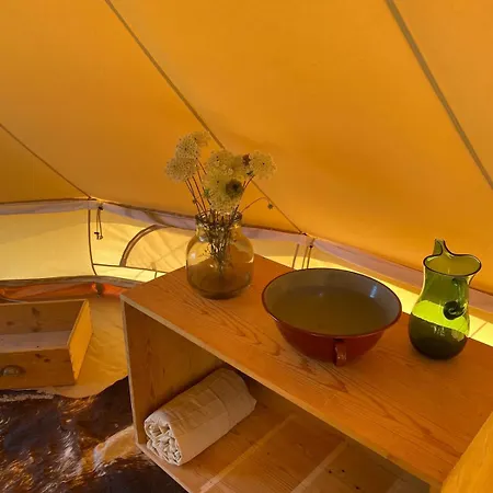 Waldquartier Naschgarten Zelt *