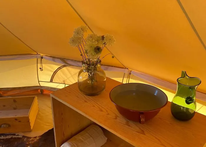 Waldquartier Naschgarten Zelt *